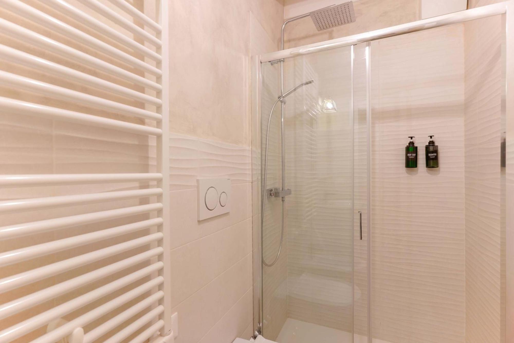 Canaletto Apartment Bologna Bagian luar foto