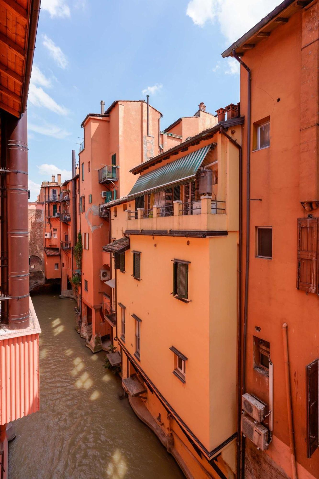Canaletto Apartment Bologna Bagian luar foto